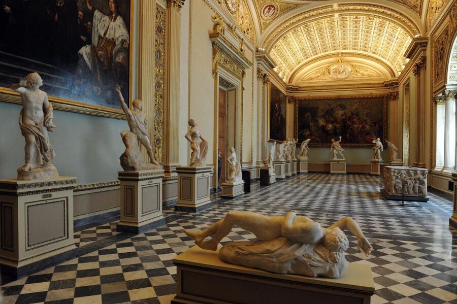 Florence: Uffizi Gallery Priority Entrance and Tour - Meeting by Piazza della Signoria, then straight into the galleries