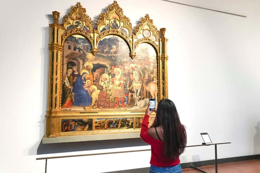 Florence: Uffizi Gallery Reserved-Entry VIP Tour - Small group format, radios, and why you will enjoy the route more