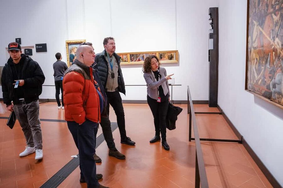 Florence: Uffizi Gallery Skip-the-Line Guided Tour - Radio system + small-group feel: what that changes for you