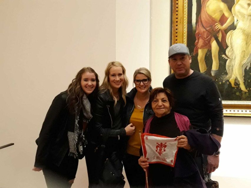 Florence: Uffizi Gallery Small Group Guided Tour - How the guide handles crowds and delays