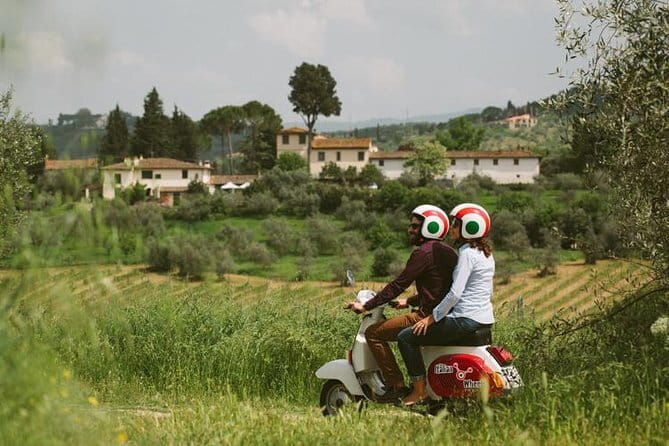 Florence Vespa Tour: Tuscan Hills and Italian Cuisine - Meeting, getting to the garage, and starting safely in Florence