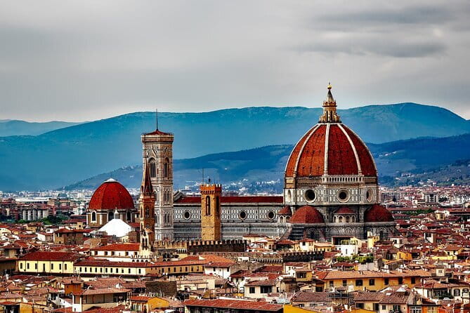 Florence Vespa Tour: Tuscan Hills and Italian Cuisine - The country estate lunch near Pian dei Giullari: wine, bruschetta, and slow time