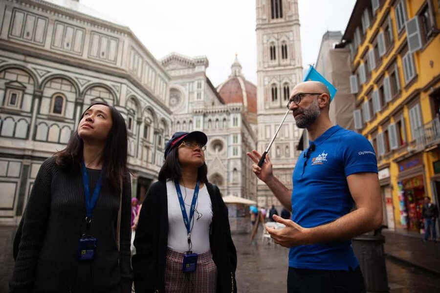 Florence: Walking Tour with Skip-the-Line Accademia Gallery - How the timing and crowd management works in real life