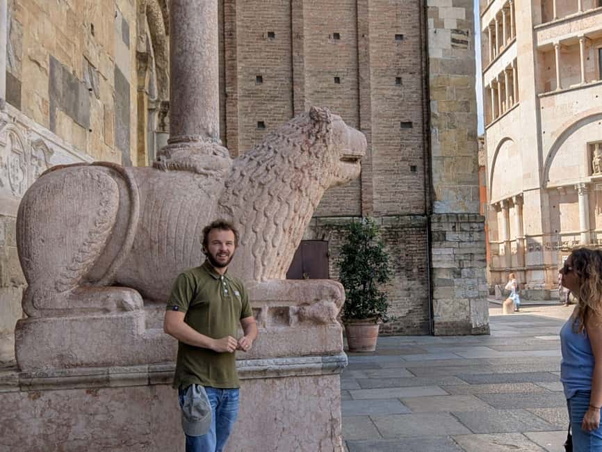 Food Tour with Tastings & Sightseeing in Parma - Sightseeing on the way: narrow streets, art, and practical direction