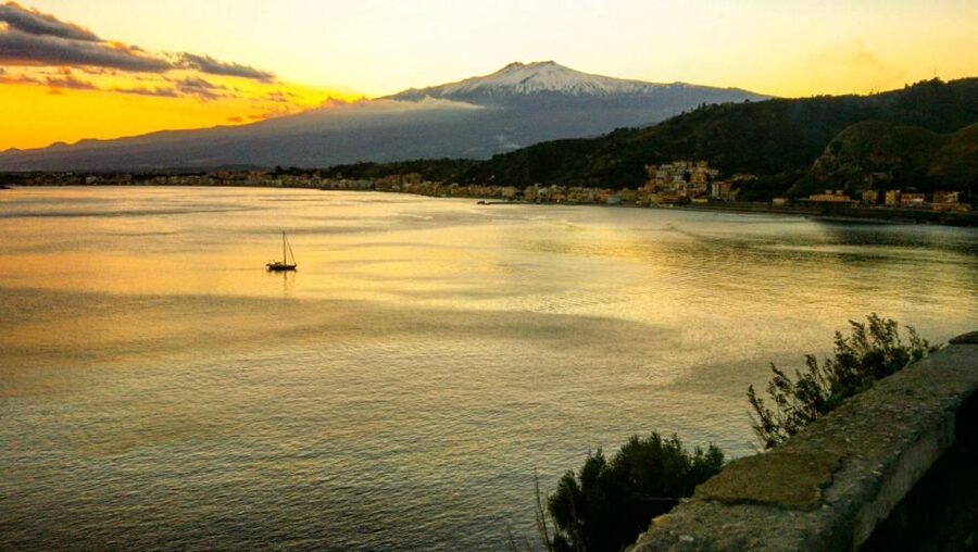 From Catania: Guided Tour of Mount Etna and Taormina - Pickup In Catania, Then Straight Up Toward Etna