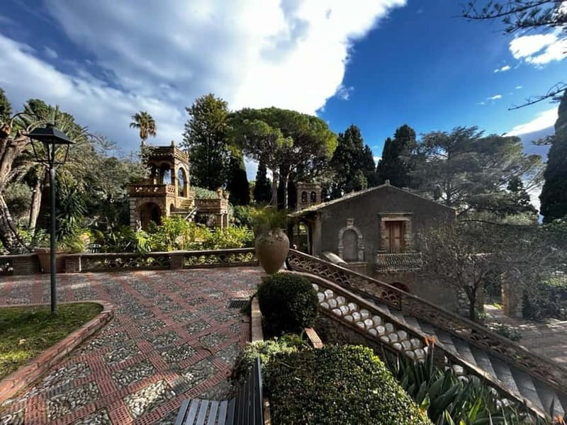 From Catania: Taormina, Savoca, & Castelmola Tour w/ Lunch - Walking, stairs, and comfort in hill town Sicily