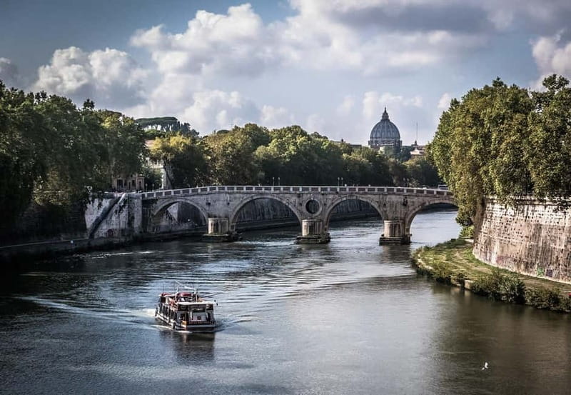From Civitavecchia: Hop-On Hop-Off Rome Tour & Bus Transfer - Using the hop-on hop-off system without wasting time