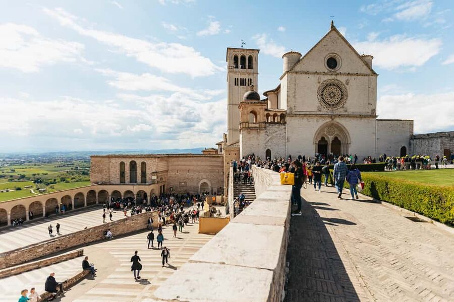 From Florence: Orvieto and Perugia Tour with Church Visits - The big idea: Perugia plus Assisi, one efficient coach day