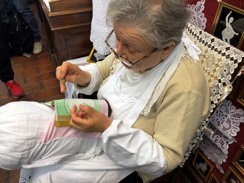 From Jesolo: Day Trip to Murano, Burano, and Torcello - Burano’s Two Hours of Color, Lace, and People-Watching