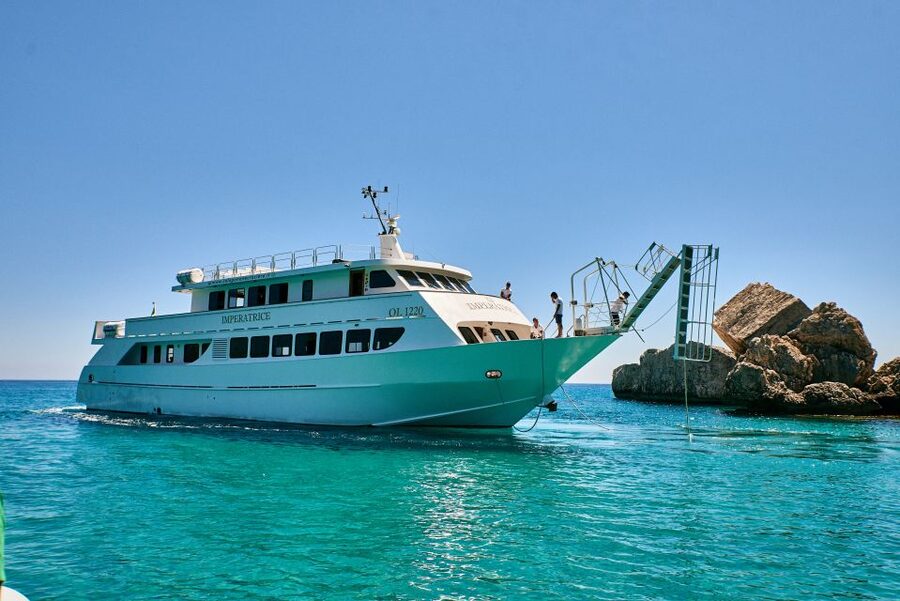 From La Caletta or Orosei: Gulf of Orosei Cruise - Food and drinks on board: what you get, what it costs you, and what to pack