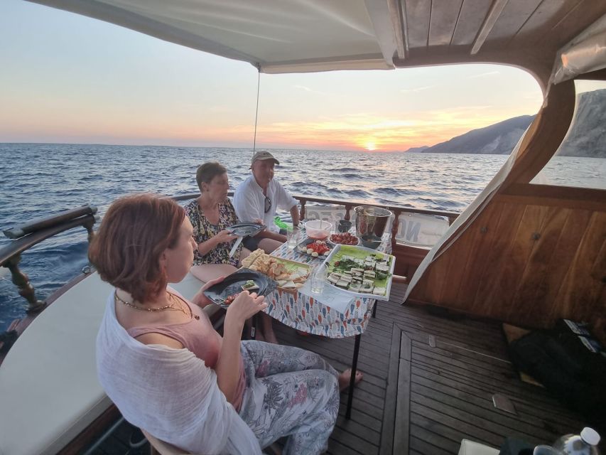 From La Spezia: Cinque Terre Boat Tour with Lunch and Wine - A wooden boat day that makes the cliffs feel personal