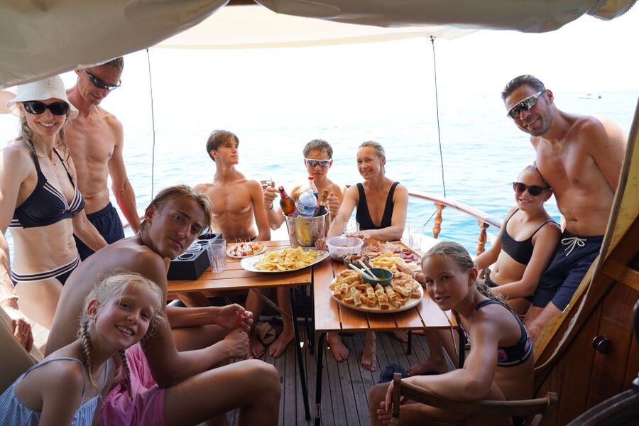 From La Spezia: Cinque Terre Boat Tour with Lunch and Wine - Lunch, pesto, and unlimited wine without the restaurant rush