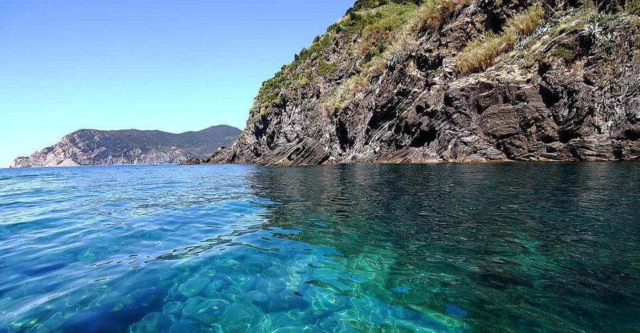 From La Spezia: Cinque Terre Full-Day Boat Tour - Porting comfort into a full day: music, drinks, and onboard basics