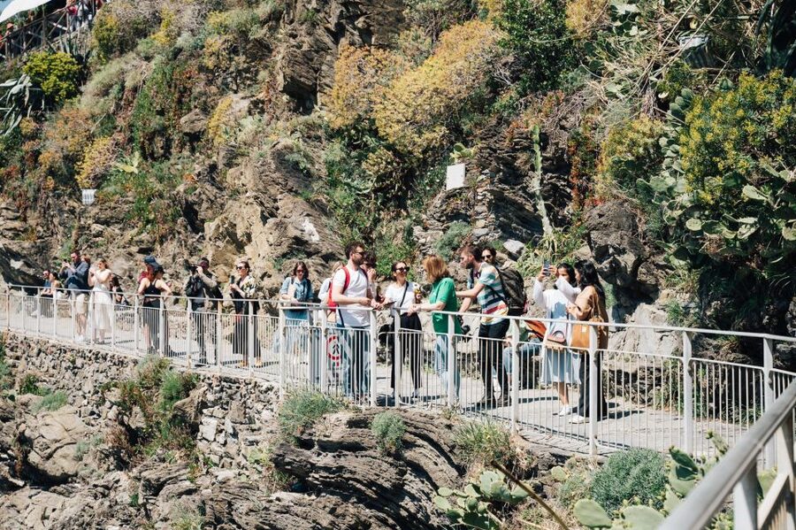 From La Spezia: Shore Excursion to Cinque Terre by Train - Choosing your start: Cruise Terminal walk vs La Spezia Centrale meeting