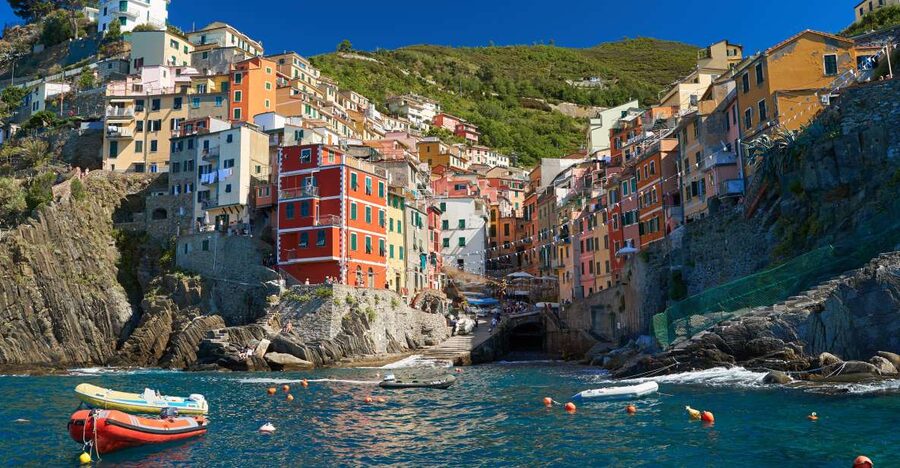 From Livorno: Day Trip to Pisa and Cinque Terre's Manarola - The Scenic Bus Ride: Where the Tour Leader Earns Their Pay