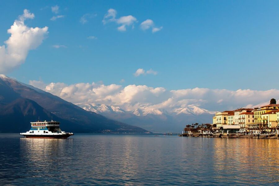 From Milan: Lake Como Cruise with Visits to Como & Bellagio - Como Free Time Is for Walking, Photos, and the Old Town Feel