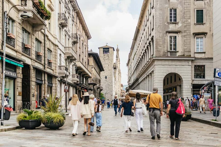 From Milan: Lake Como Cruise with Visits to Como & Bellagio - The Lake Como Cruise, Public vs Private Boat Choice