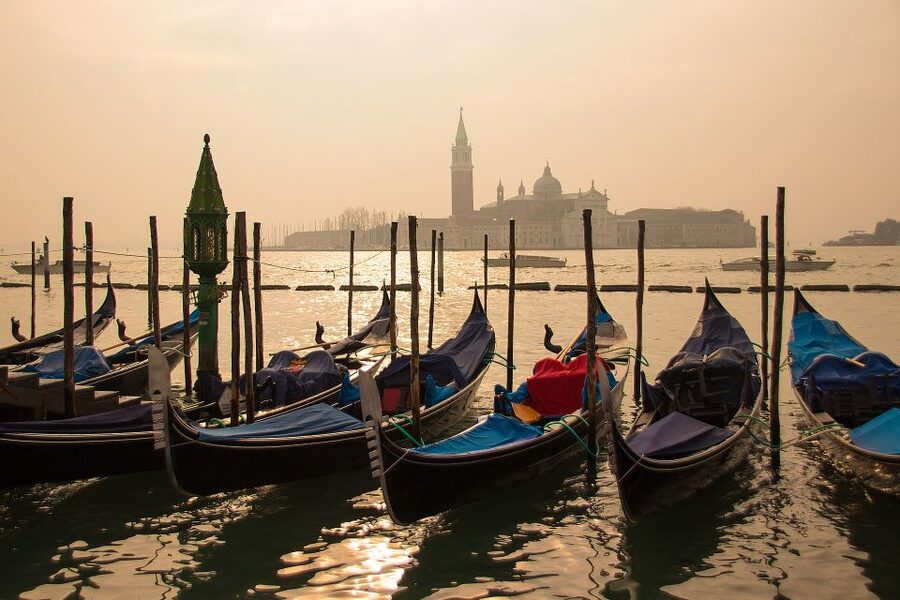 From Milan: Venice and Verona Full-Day Tour by Train - What to bring (and what to do) for a 13.5-hour day