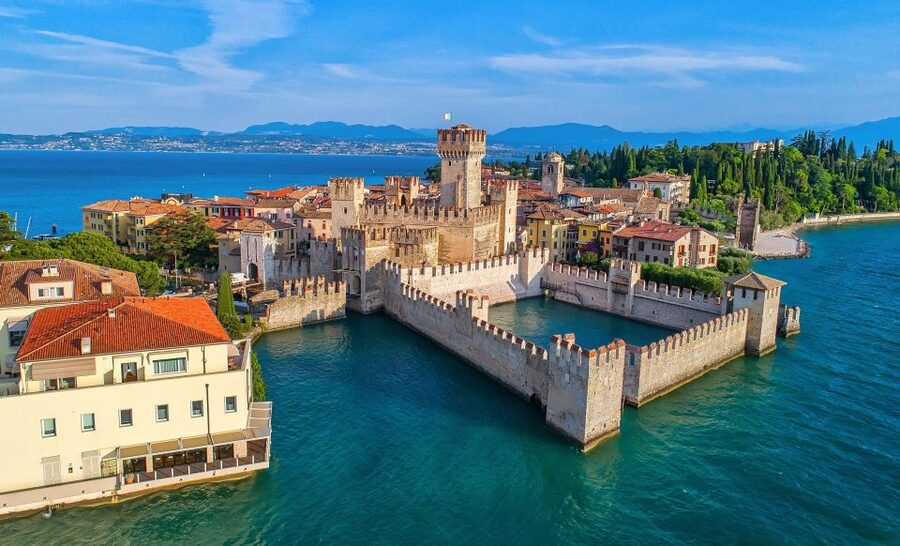 From Milan: Verona, Sirmione and Lake Garda with Boat Cruise - The bus ride to Sirmione: why the timing matters