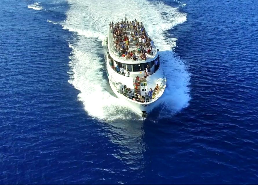 From Milazzo: Panarea & Stromboli Cruise Excursion - Getting to Cala Junco and Capo Milazzese: beach time, taxis, and uphill choices