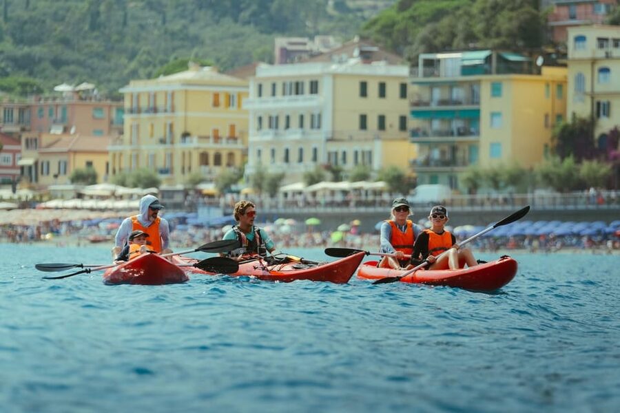 From Monterosso to Vernazza: Guided Cinque Terre Kayak Tour - The route: 4 km of coastline, caves, and coves at water level