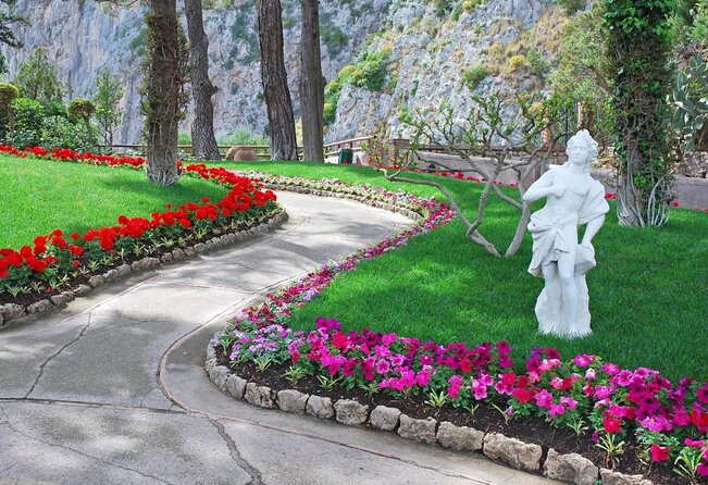 From Naples: Capri and Anacapri Small Group Tour + Ferry - Stop 2: Il Piccolo and the Piazzetta feeling in just minutes