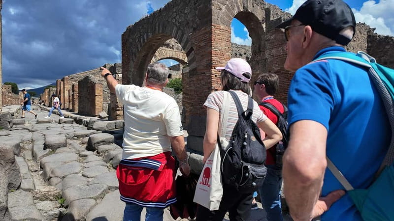 From Naples: Guided tour of Pompeii skip-the-line and round-trip train - From Naples to Pompeii in One Day: What the Format Really Does for You