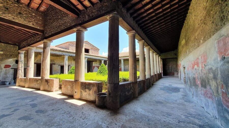 From Naples: Herculaneum, Mount Vesuvius & Pompeii Day Trip - Pompeii with two hours: how to see a lot without seeing everything