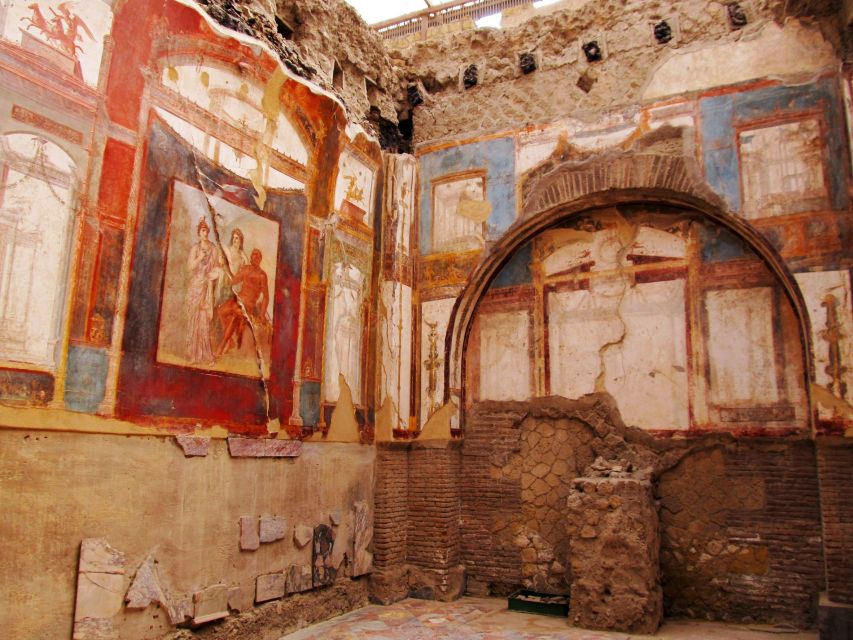 From Naples: Herculaneum Skip-the-Line Guided Tour - Herculaneum vs Pompeii: smaller, preserved longer, and easier on your schedule