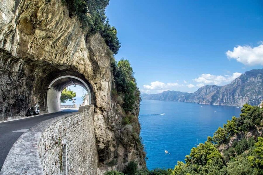 From Naples: Pompeii & Amalfi Coast Full-Day Trip with Lunch - Pickup timing, meeting your driver, and the bus ride rhythm