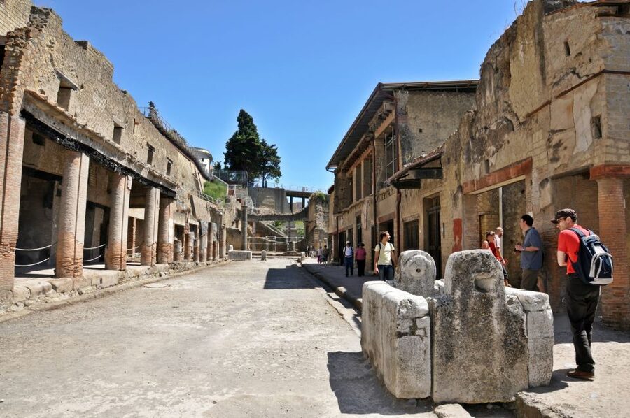From Naples: Pompeii and Herculaneum VIP Tour with Lunch - Guides, language, and small group size: what to expect day-of