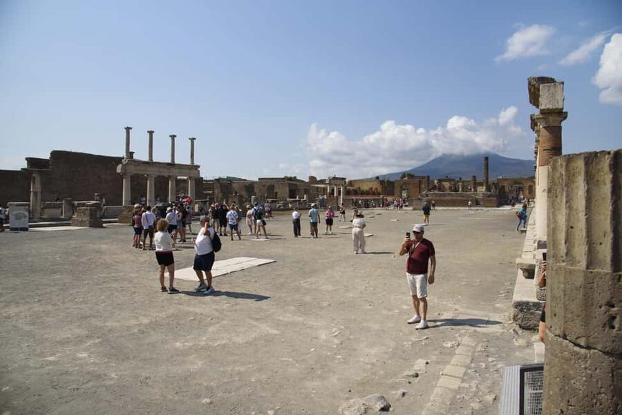 From Naples: Pompeii and Vesuvius Guided Day Trip with Lunch - The focused Pompeii stop set, Foro Civile to Terme Stabiane