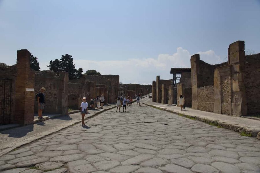 From Naples: Pompeii and Vesuvius Guided Day Trip with Lunch - Price and value: what you get in exchange for a packed schedule