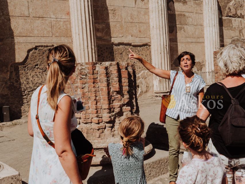 From Naples: Pompeii & Herculaneum with Archaeologist Guide - Herculaneum with an archaeologist guide: 20 meters of mud, plus the art that survived