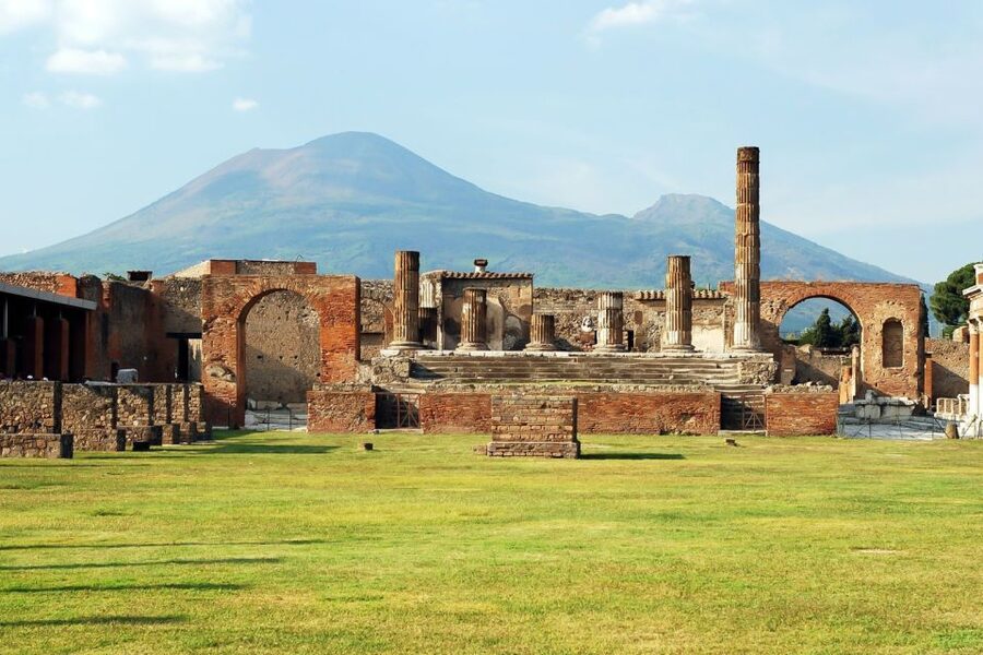 From Naples: Pompeii Skip-the-Line Entry Ticket and Tour - Staying on the Path: Group Size and Guide Styles That Matter