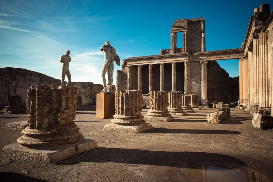 From Naples: Ruins of Pompeii - Inside Pompeii: how the guide turns ruins into Roman life