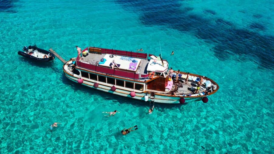 From Palau/La Maddal: Boat Tour of La Maddalena Archipelago - Key things that make this La Maddalena boat tour worth your time