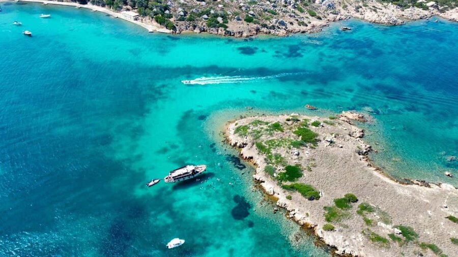 From Palau/La Maddal: Boat Tour of La Maddalena Archipelago - Cala Serena at Caprera, plus the Budelli approach: how the schedule gives you options
