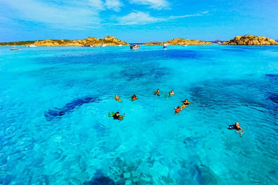 From Palau: La Maddalena Archipelago Day Tour by Boat - Cala Gavetta and La Maddalena: wind-sheltered history plus a short town walk