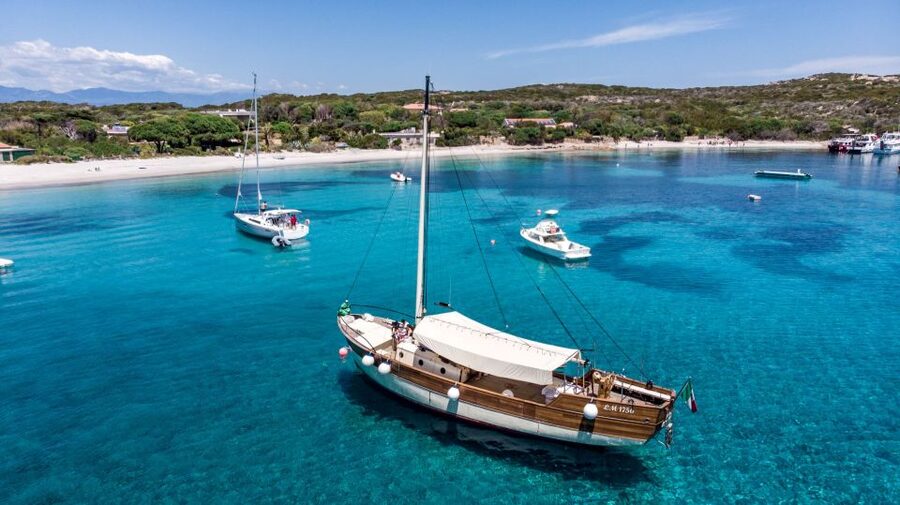 From Palau or La Maddalena: Archipelago Sailing Ship Tour - Boat comfort, limited shade, and the sound of the guide