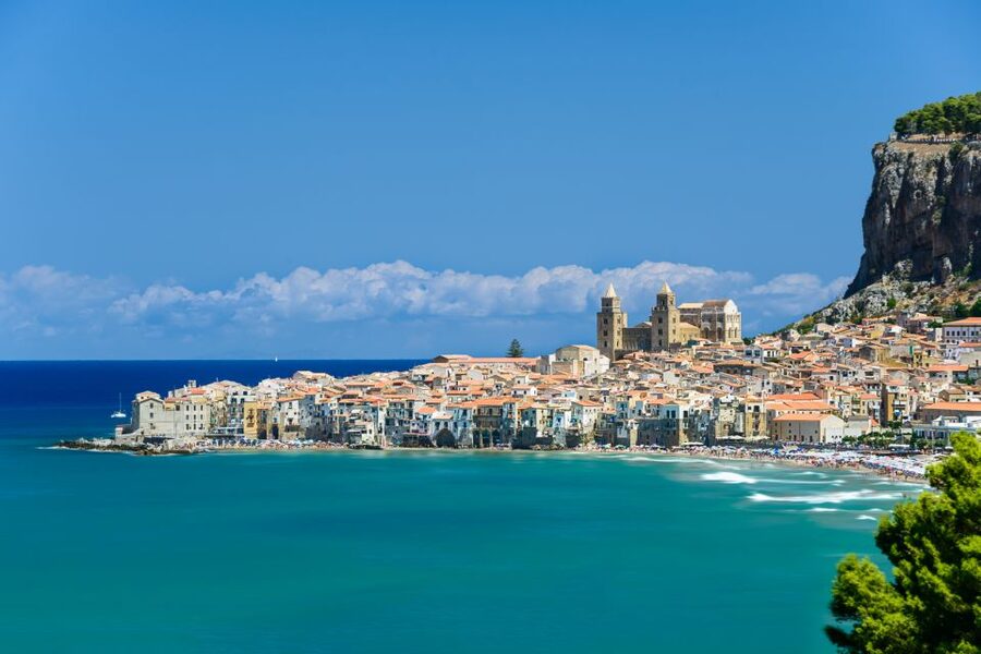 From Palermo: Monreale and Cefalù Half-Day Trip - Mandralisca Museum: Greek and Arab Pottery That Adds a Surprise Layer