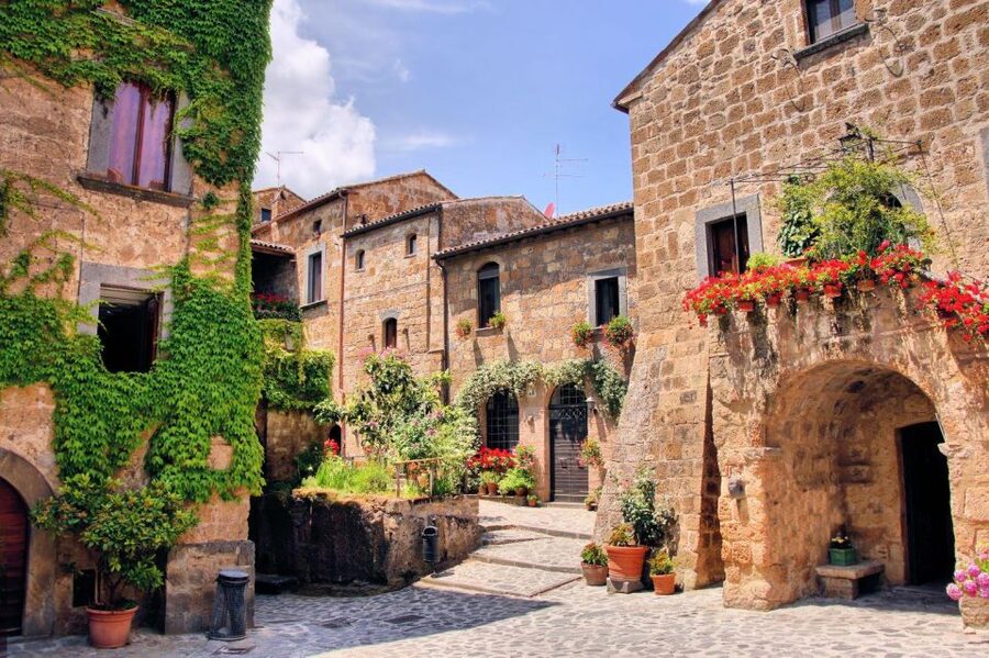 From Rome: Bagnoregio & Orvieto Day Trip with Wines & Lunch - Orvieto in Umbria: Duomo Views and Underground Surprises