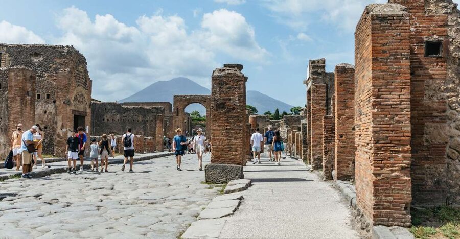 From Rome: Day Trip to Pompeii with Tickets - The pacing plan: why the day feels intense, not rushed chaos