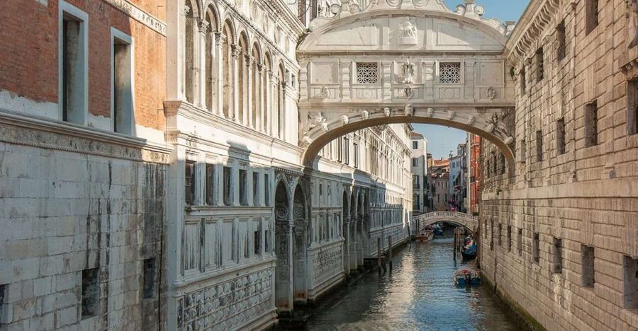 From Rome: Day Trip to Venice by High-Speed Train - Arriving in Venice: the one-way waterbus pass