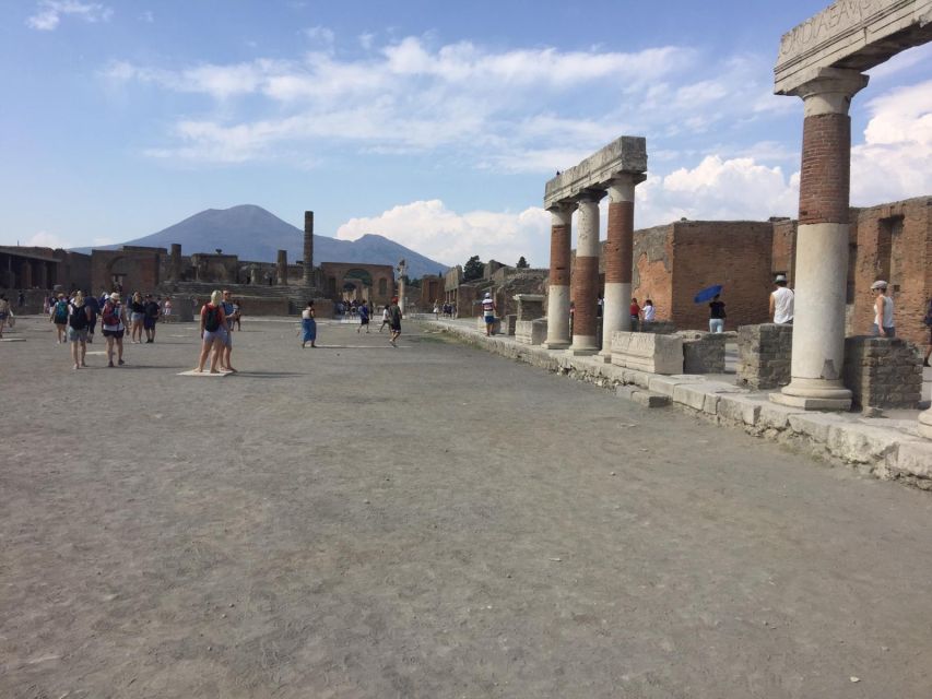 From Rome: Pompeii All-Inclusive Tour with Live Guide - What you’ll actually see in 2 hours