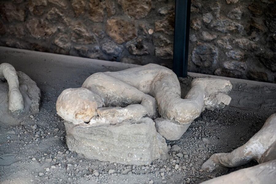 From Rome: Pompeii and Herculaneum by High-Speed Train - Packing and shoes: small details that prevent big annoyances