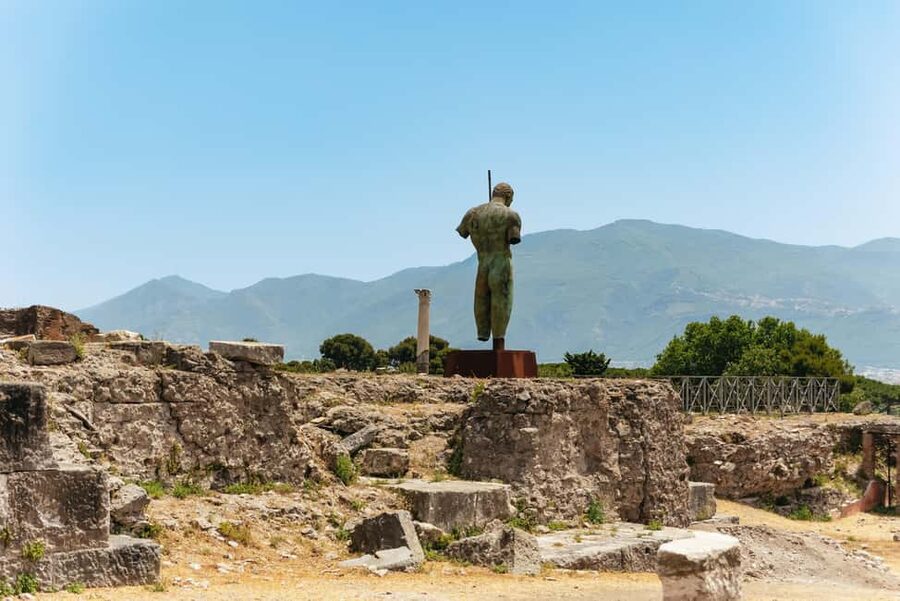 From Rome: Pompeii Day Trip with Optional Vesuvius and Lunch - Private air-conditioned coach from Rome, with Wi-Fi and real break stops