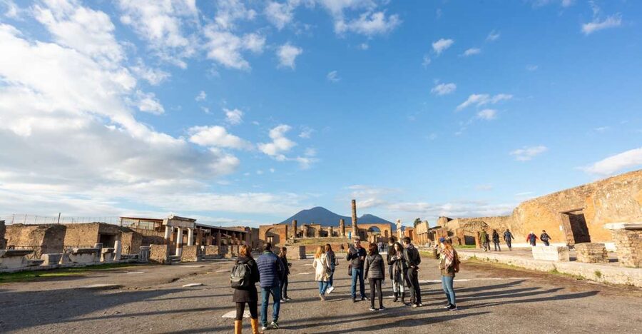From Rome: Sorrento & Pompeii Day Tour with Hotel Pickup - A smooth way to link Rome, Sorrento, and Pompeii