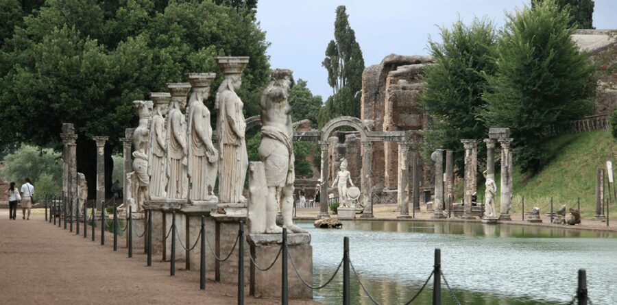 From Rome: Villa d'Este and Hadrian's Villa Tour with Lunch - Lunch in Tivoli with wine, water, and Italian coffee