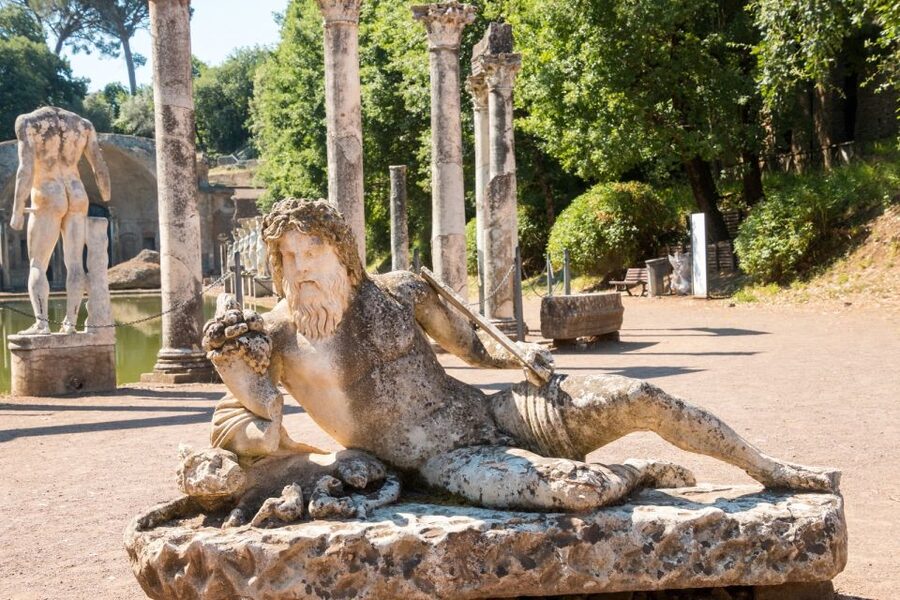 From Rome: Villa d'Este and Hadrian's Villa Tour with Lunch - The guides: the difference between facts and a story
